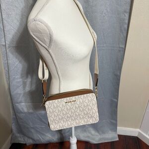 Michael kors crossbody